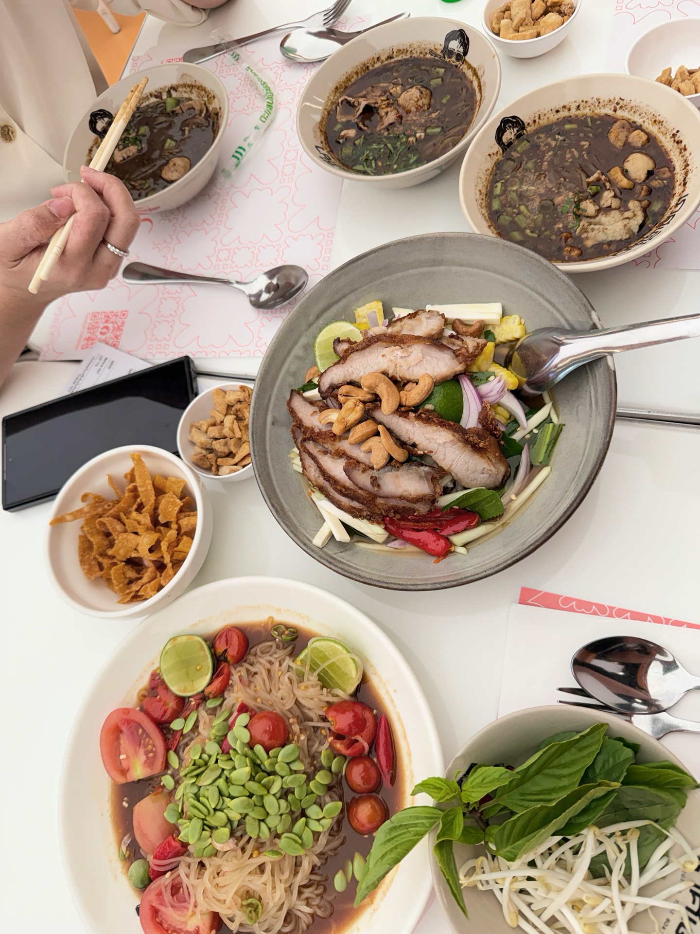 เมย์ - พิชญ์นาฏ สาขากร