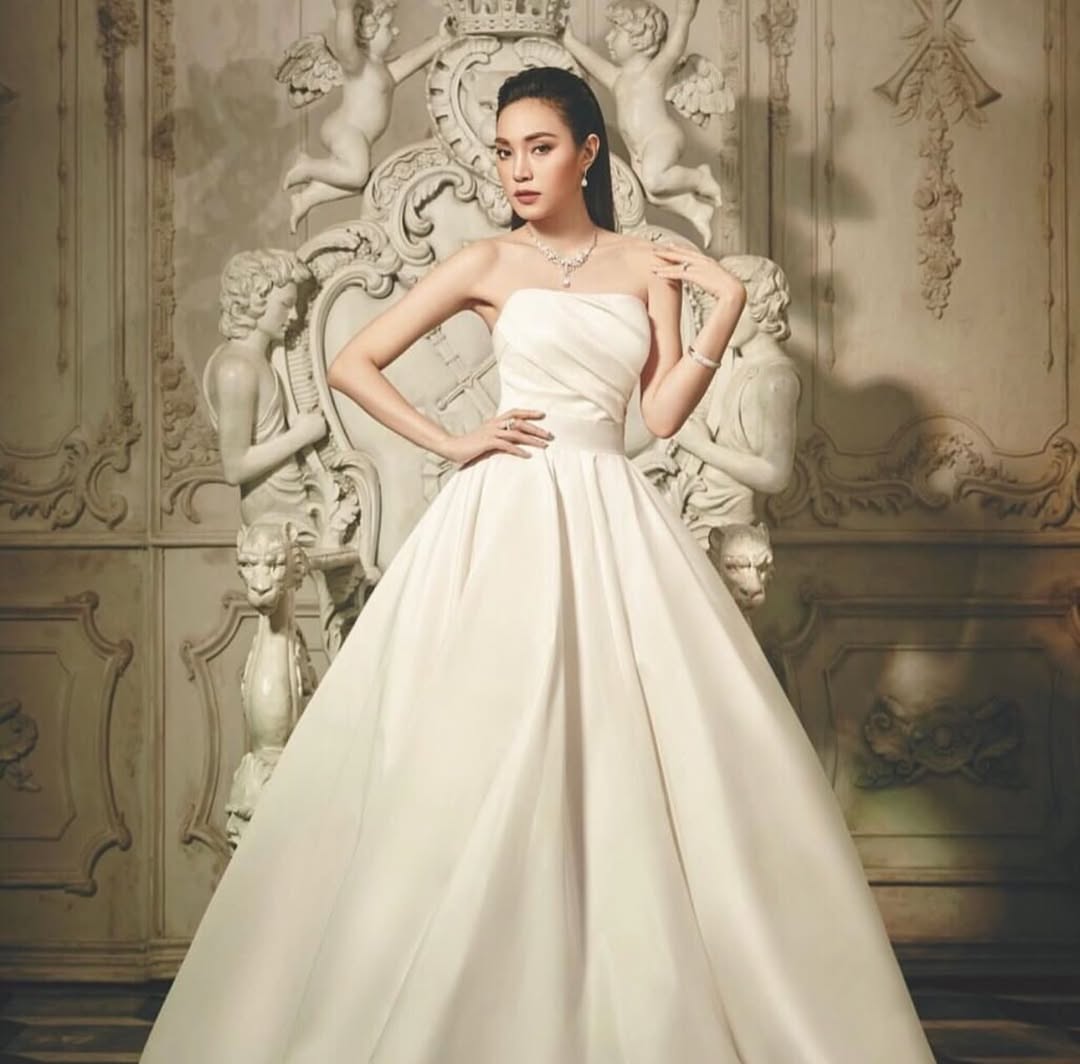 เมย์ - พิชญ์นาฏ สาขากร