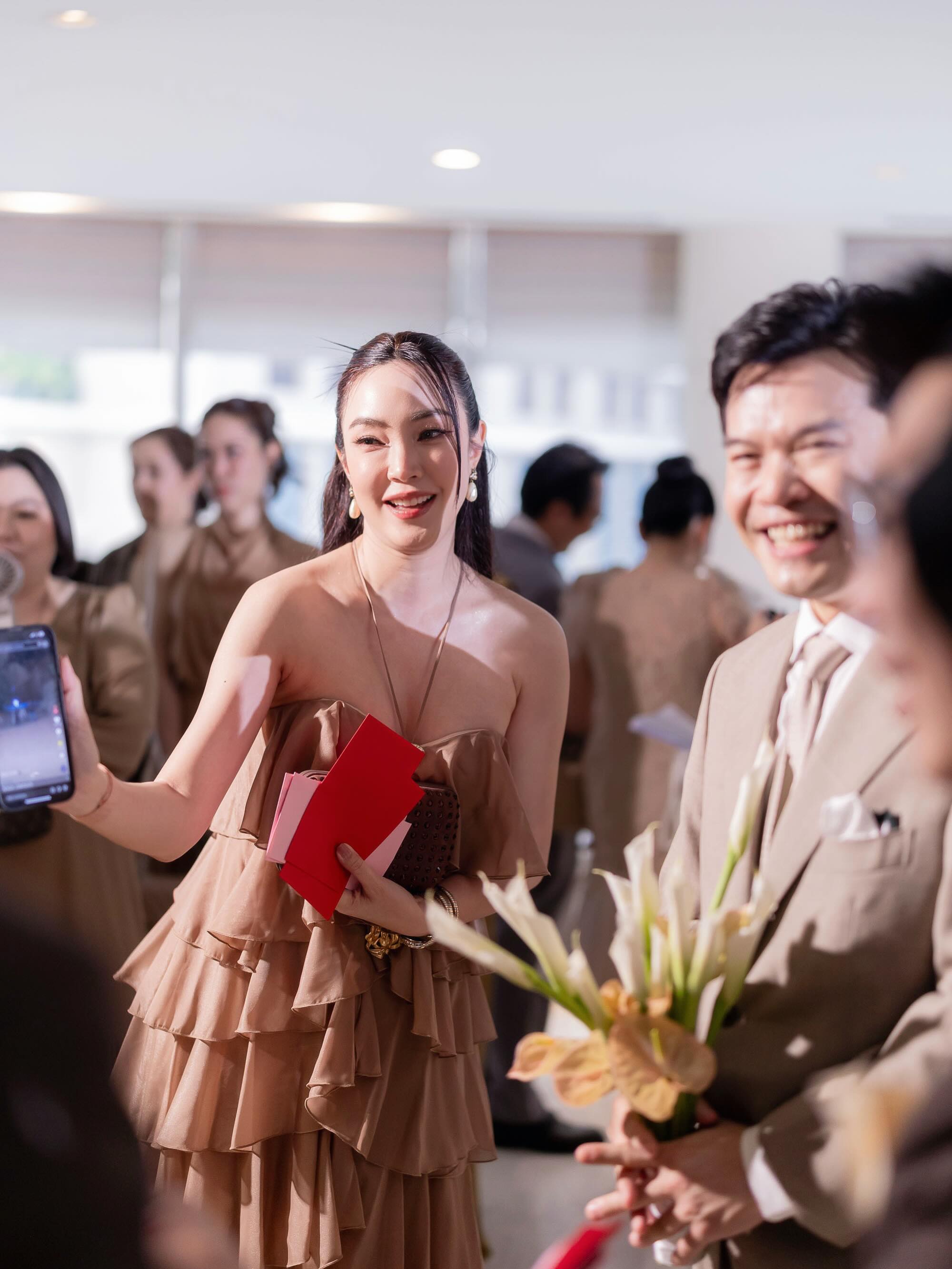 เมย์ - พิชญ์นาฏ สาขากร