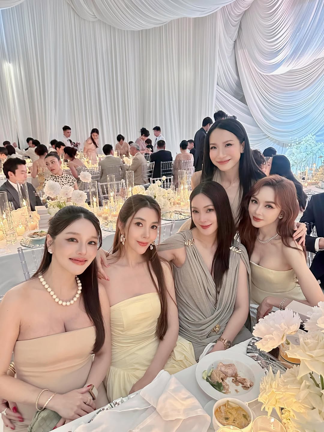เมย์ - พิชญ์นาฏ สาขากร