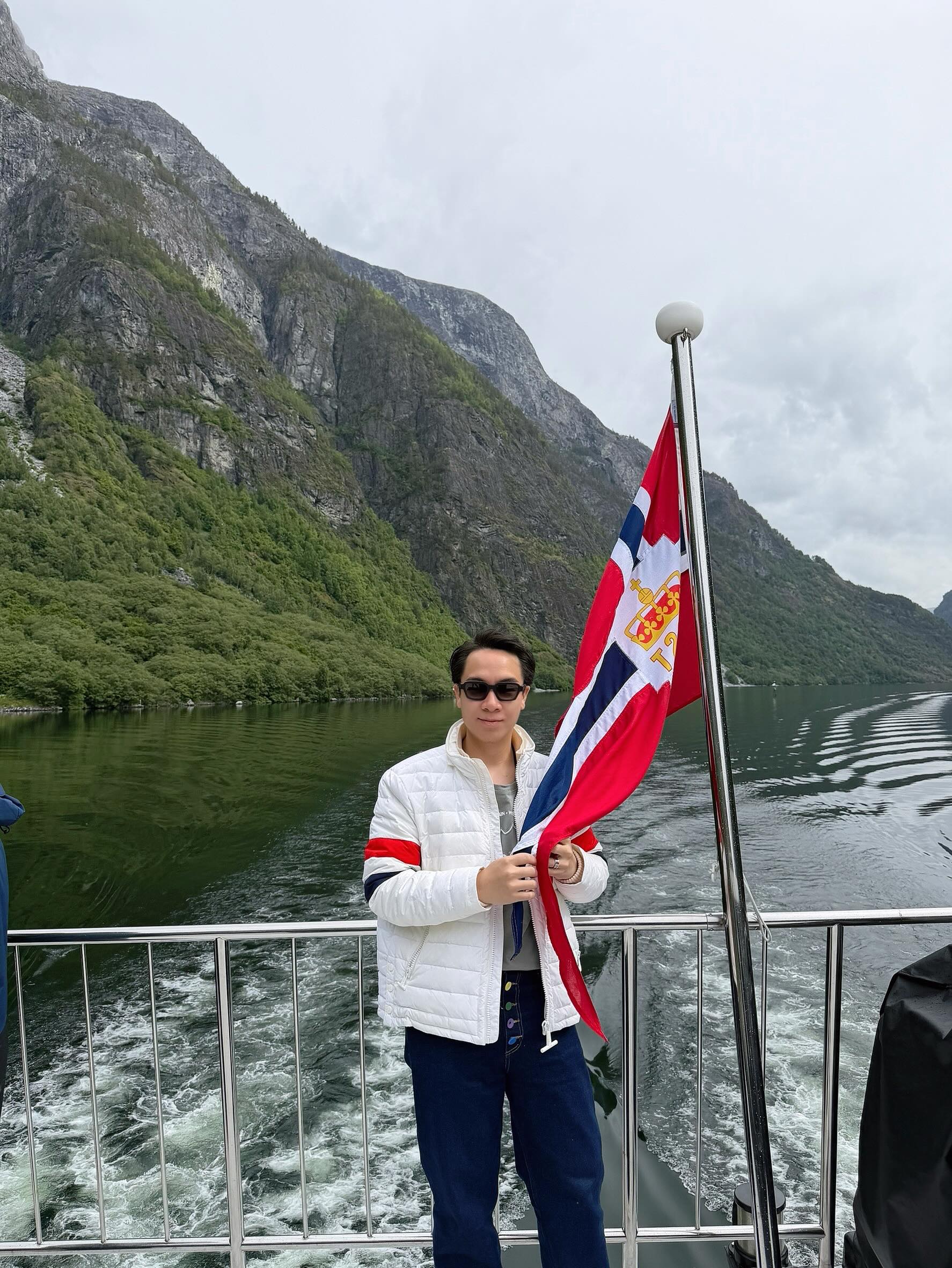 เมย์ - พิชญ์นาฏ สาขากร