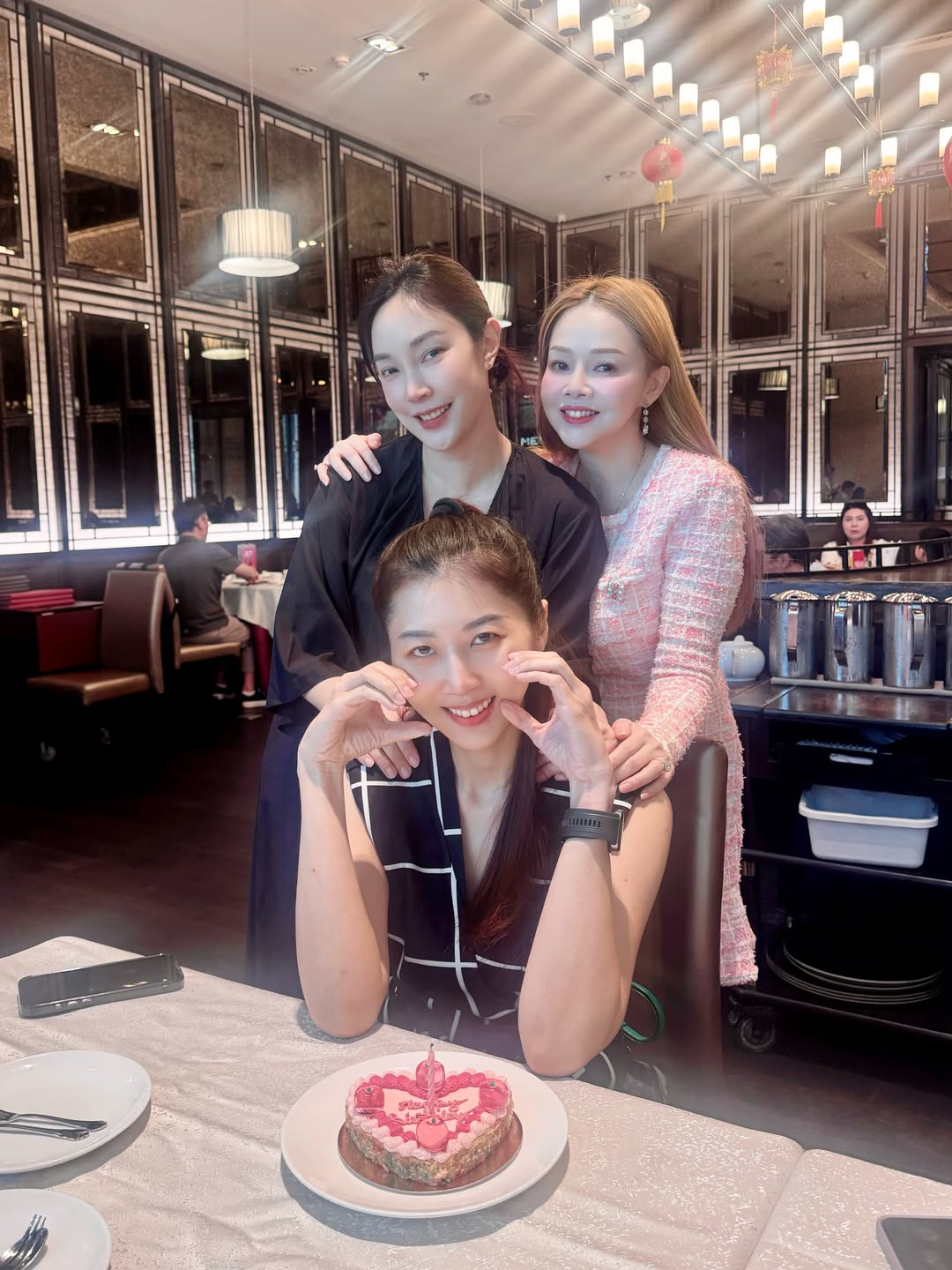 เมย์ - พิชญ์นาฏ สาขากร