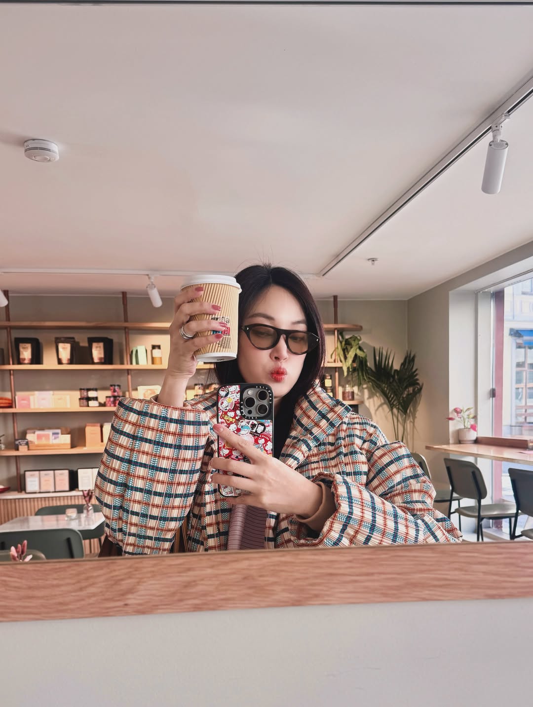 เมย์ - พิชญ์นาฏ สาขากร