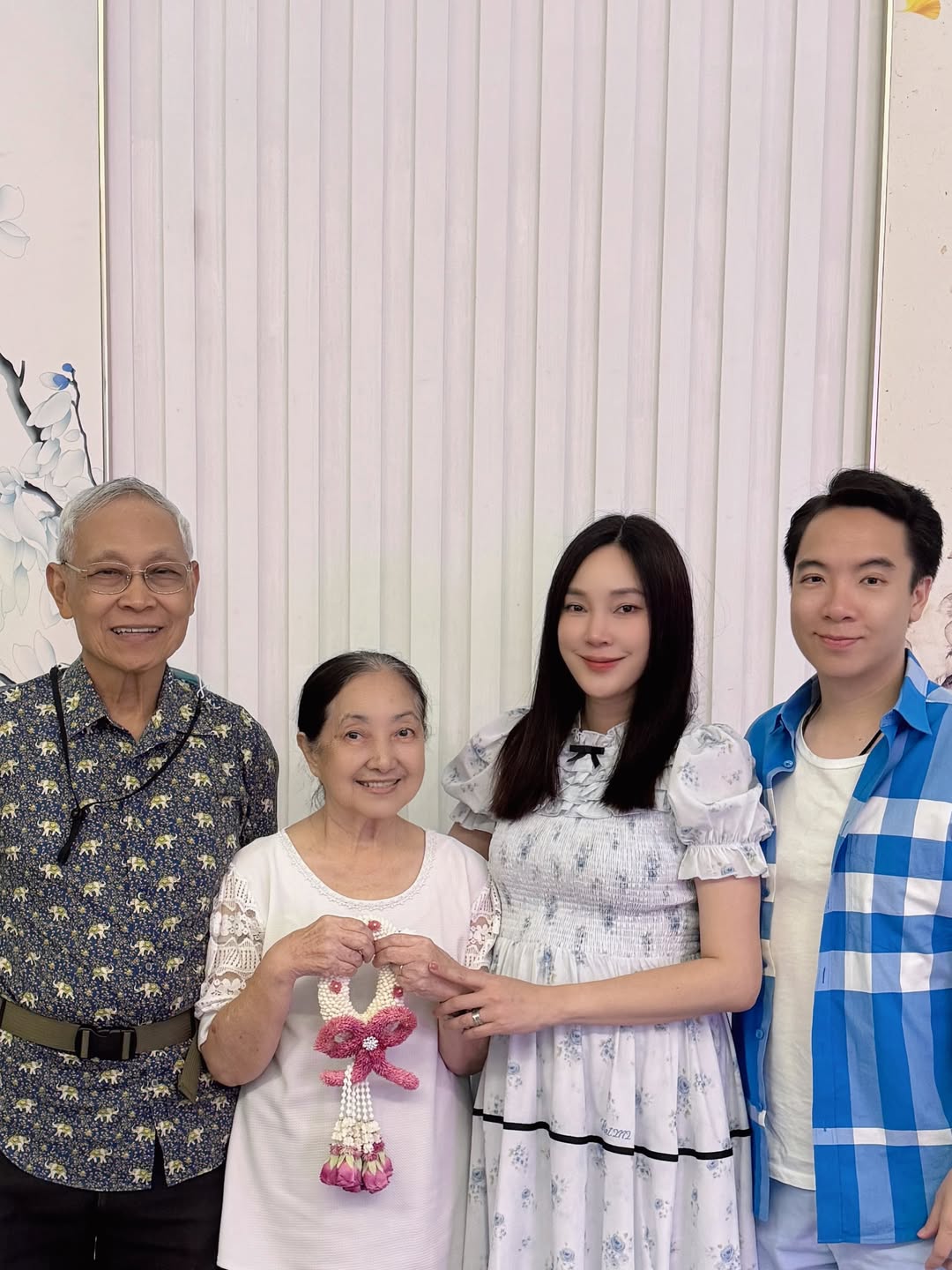 เมย์ - พิชญ์นาฏ สาขากร