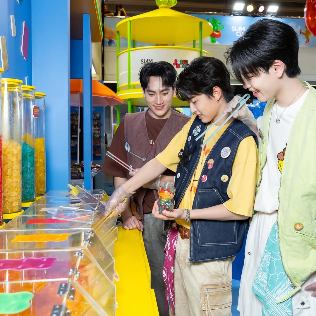 เวฟ - ธนภัทร ตันสกุล