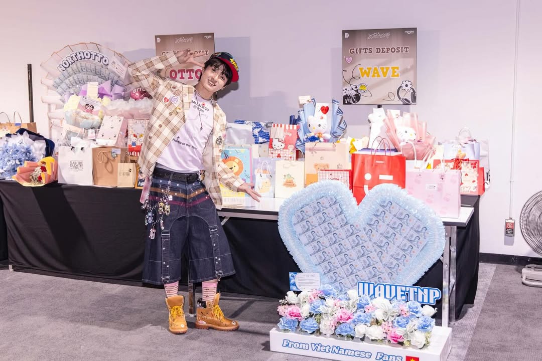 เวฟ - ธนภัทร ตันสกุล