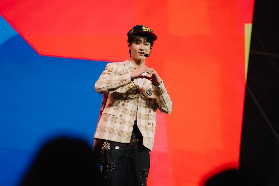 เวฟ - ธนภัทร ตันสกุล