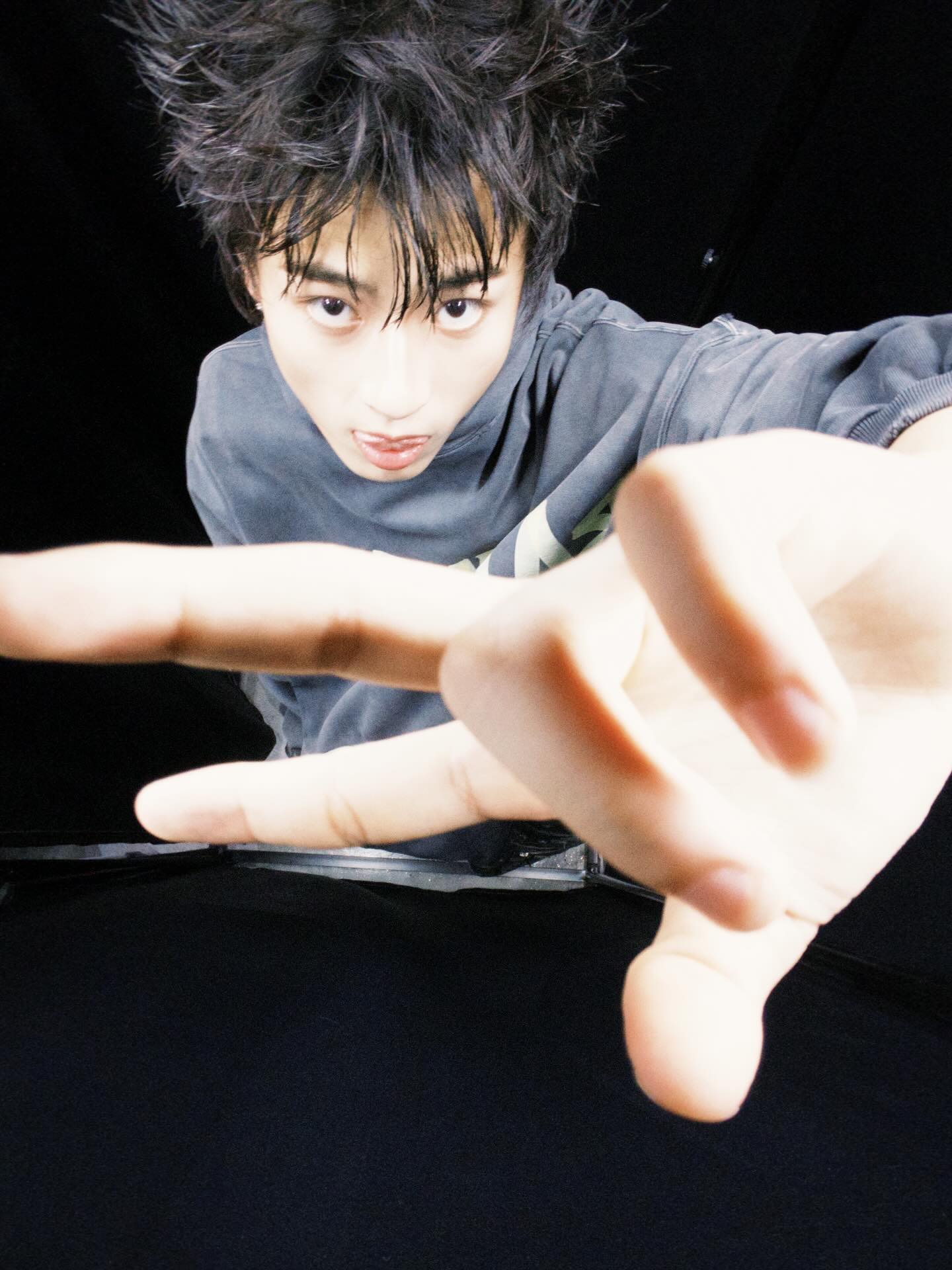 เวฟ - ธนภัทร ตันสกุล