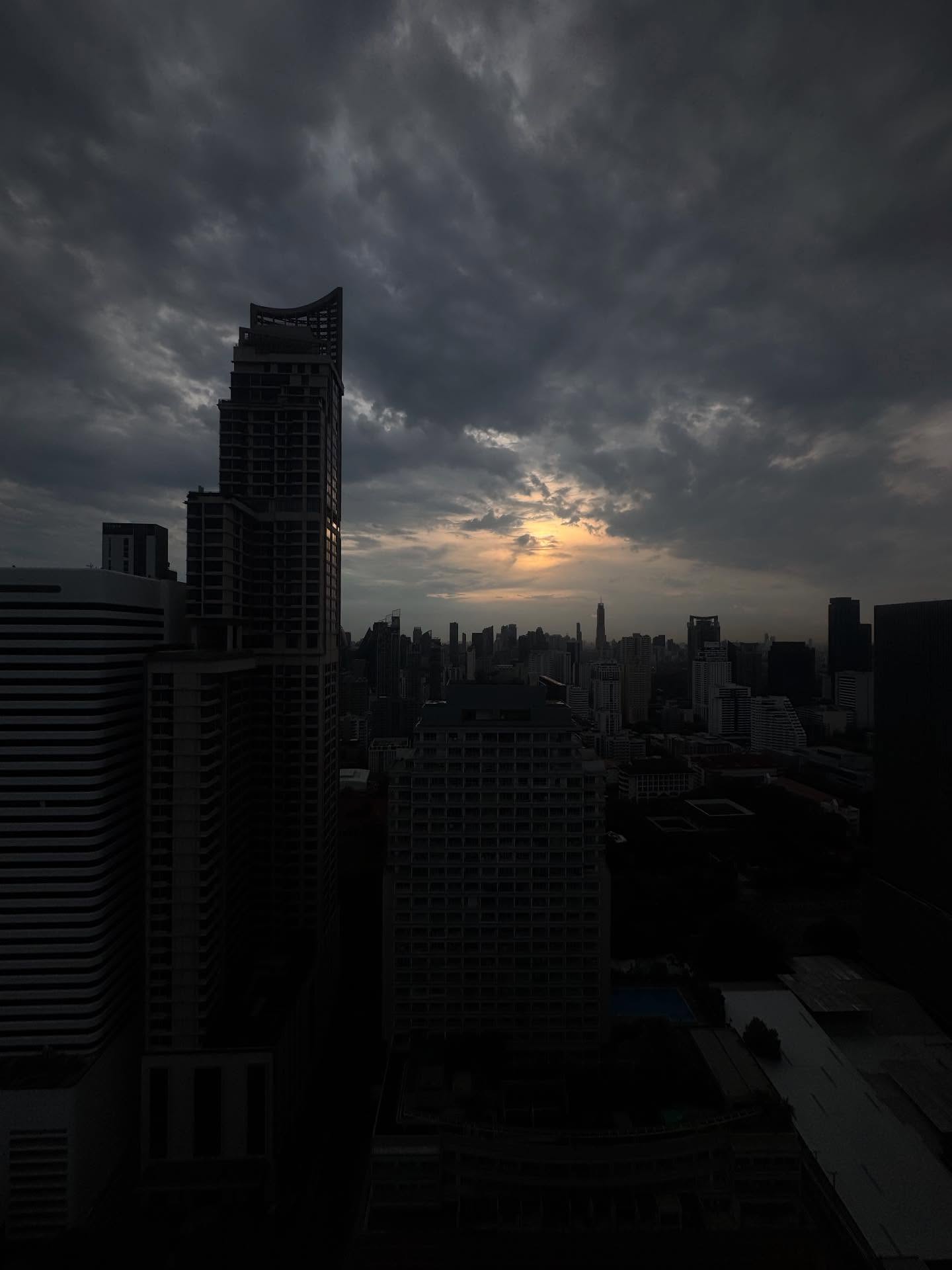 เวฟ - ธนภัทร ตันสกุล