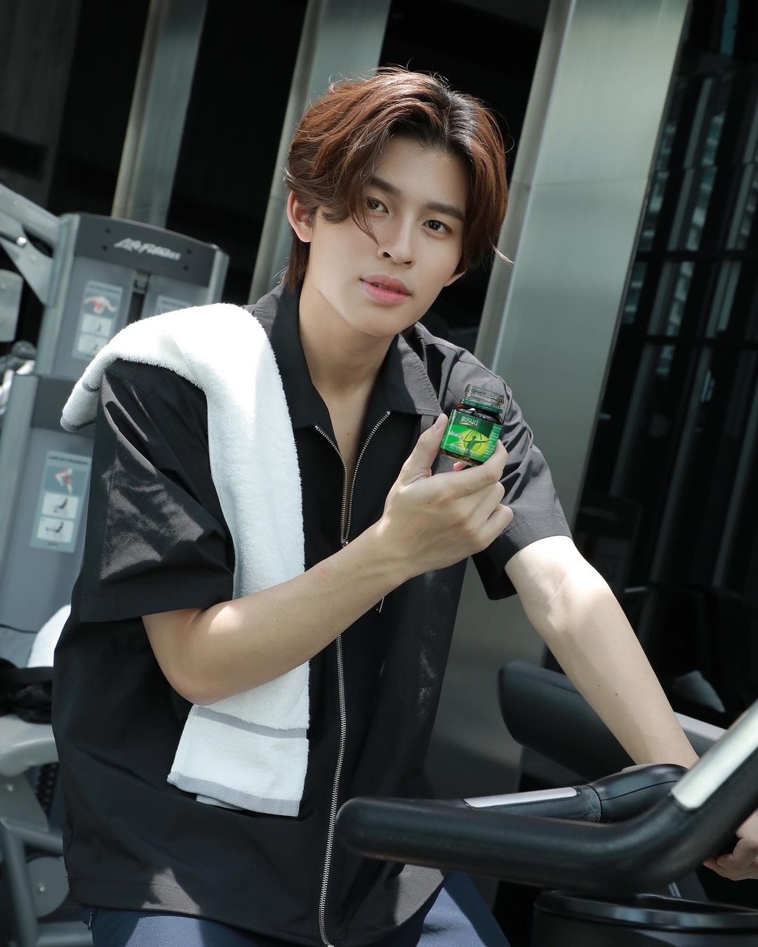 ปอนด์ - ณราวิชญ์ เลิศรัตน์โกสุมภ์