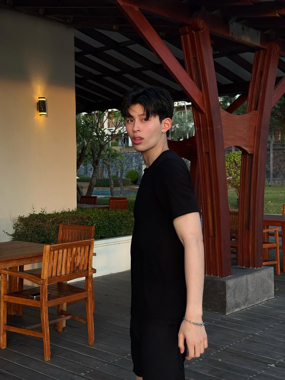 ปอนด์ - ณราวิชญ์ เลิศรัตน์โกสุมภ์