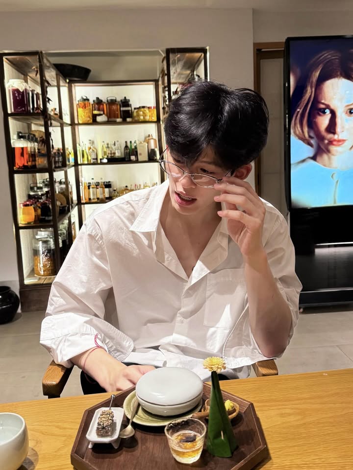 ปอนด์ - ณราวิชญ์ เลิศรัตน์โกสุมภ์