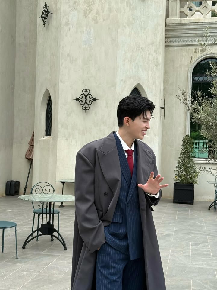 ปอนด์ - ณราวิชญ์ เลิศรัตน์โกสุมภ์