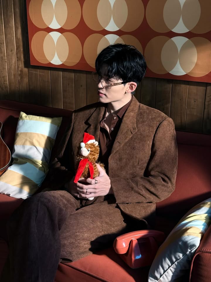 ปอนด์ - ณราวิชญ์ เลิศรัตน์โกสุมภ์