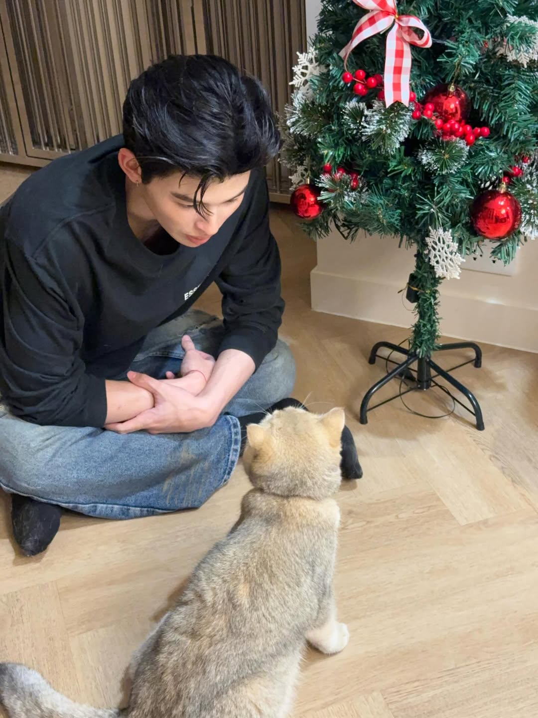 ปอนด์ - ณราวิชญ์ เลิศรัตน์โกสุมภ์