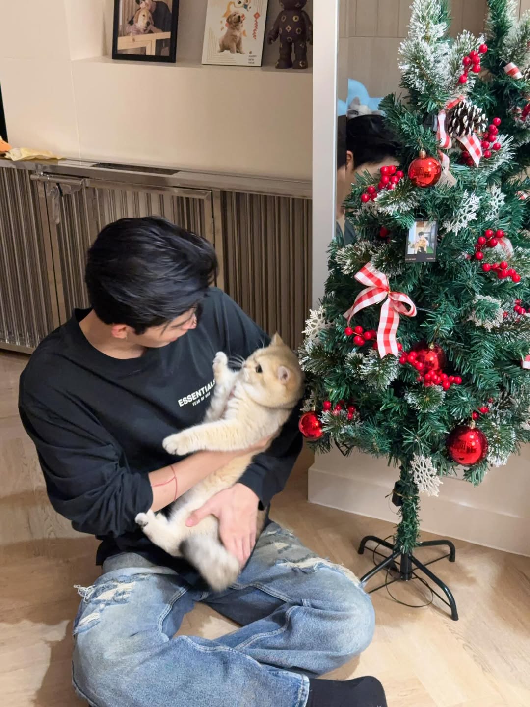 ปอนด์ - ณราวิชญ์ เลิศรัตน์โกสุมภ์