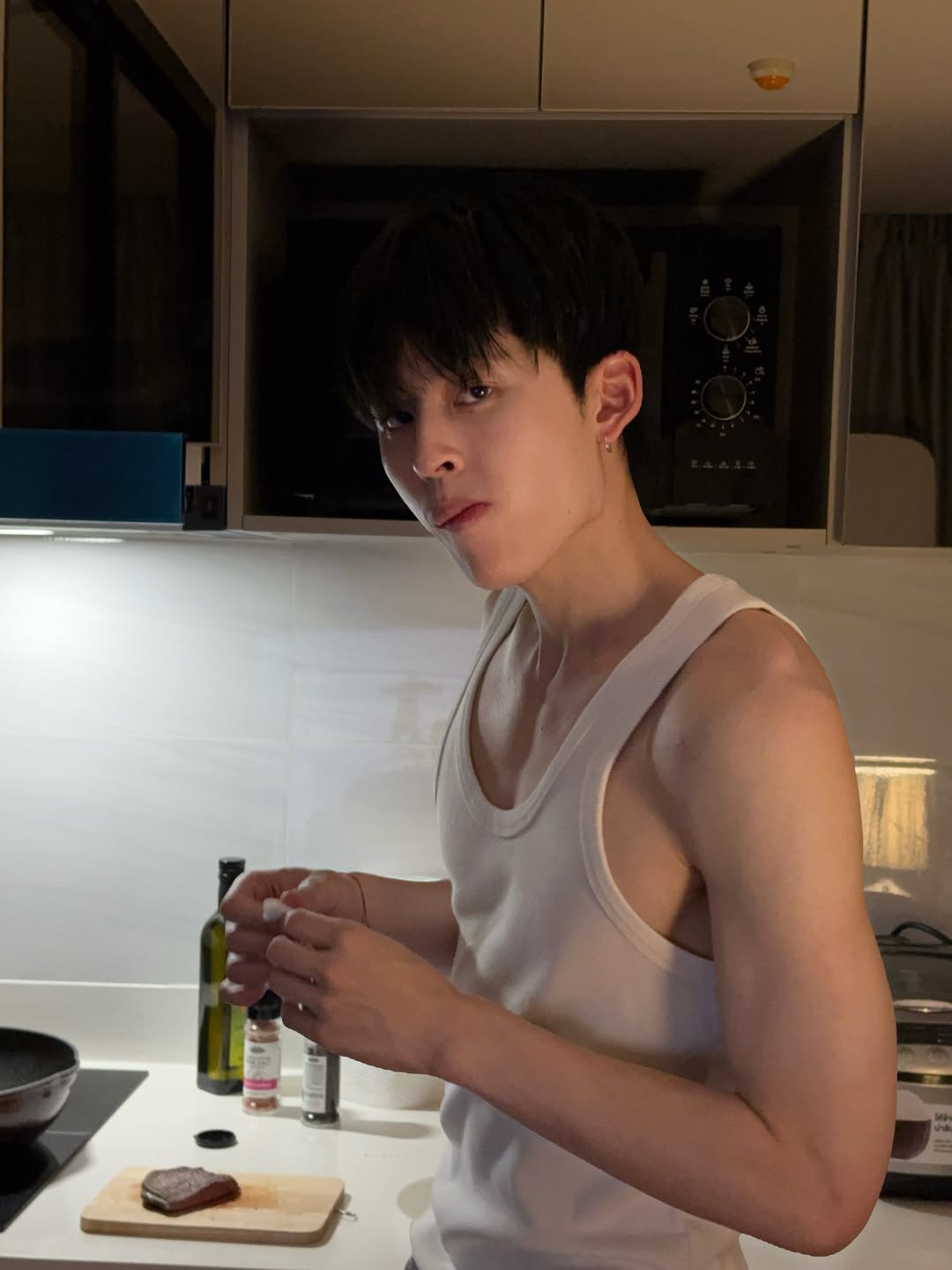 ปอนด์ - ณราวิชญ์ เลิศรัตน์โกสุมภ์