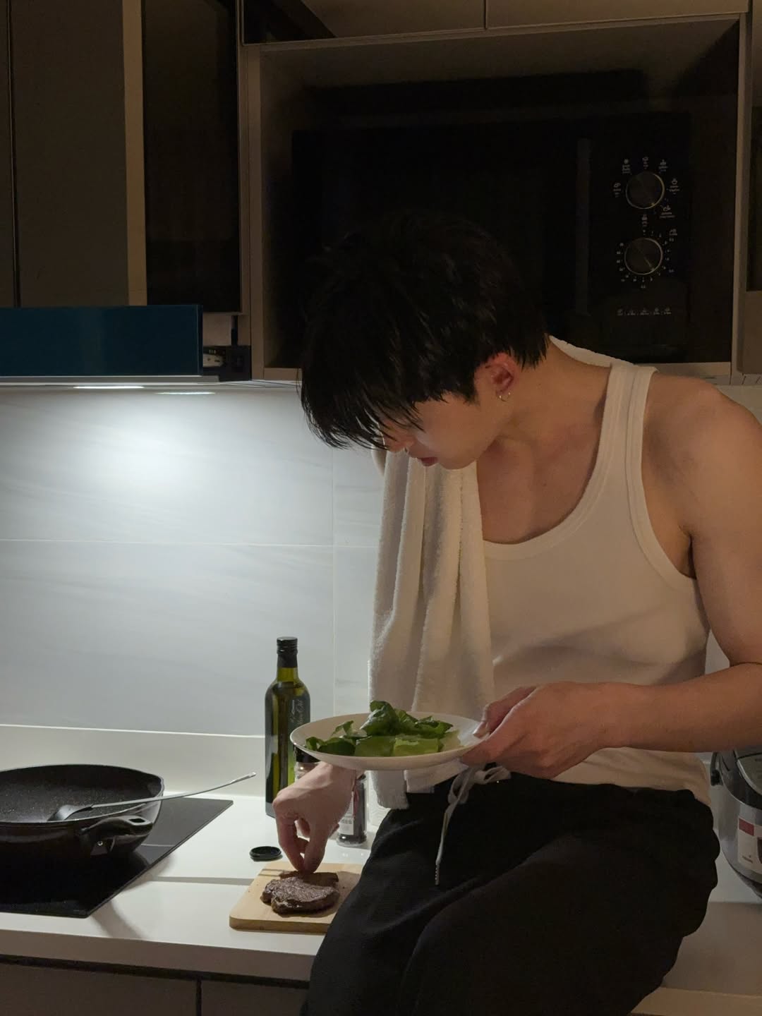 ปอนด์ - ณราวิชญ์ เลิศรัตน์โกสุมภ์