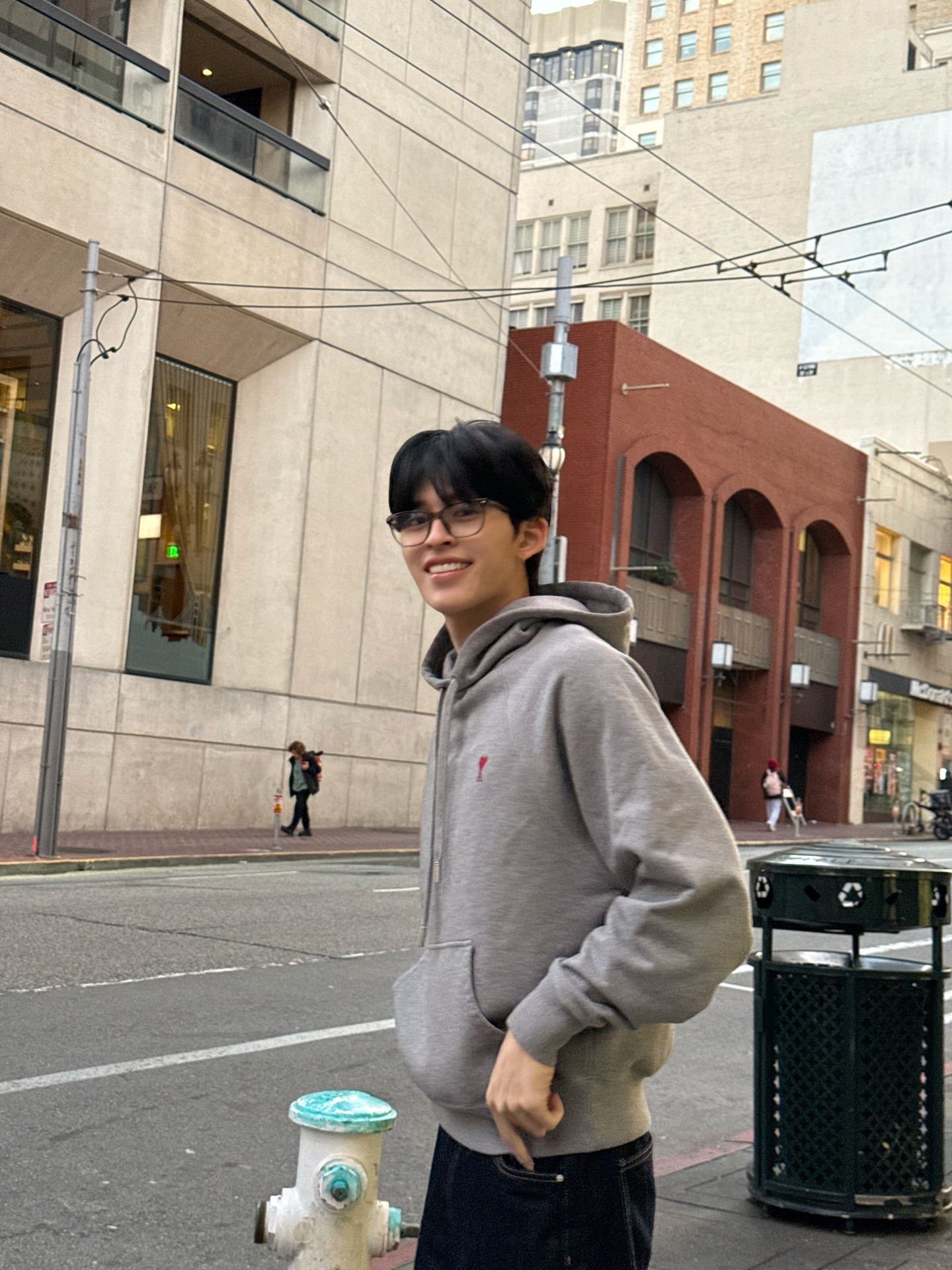 ปอนด์ - ณราวิชญ์ เลิศรัตน์โกสุมภ์