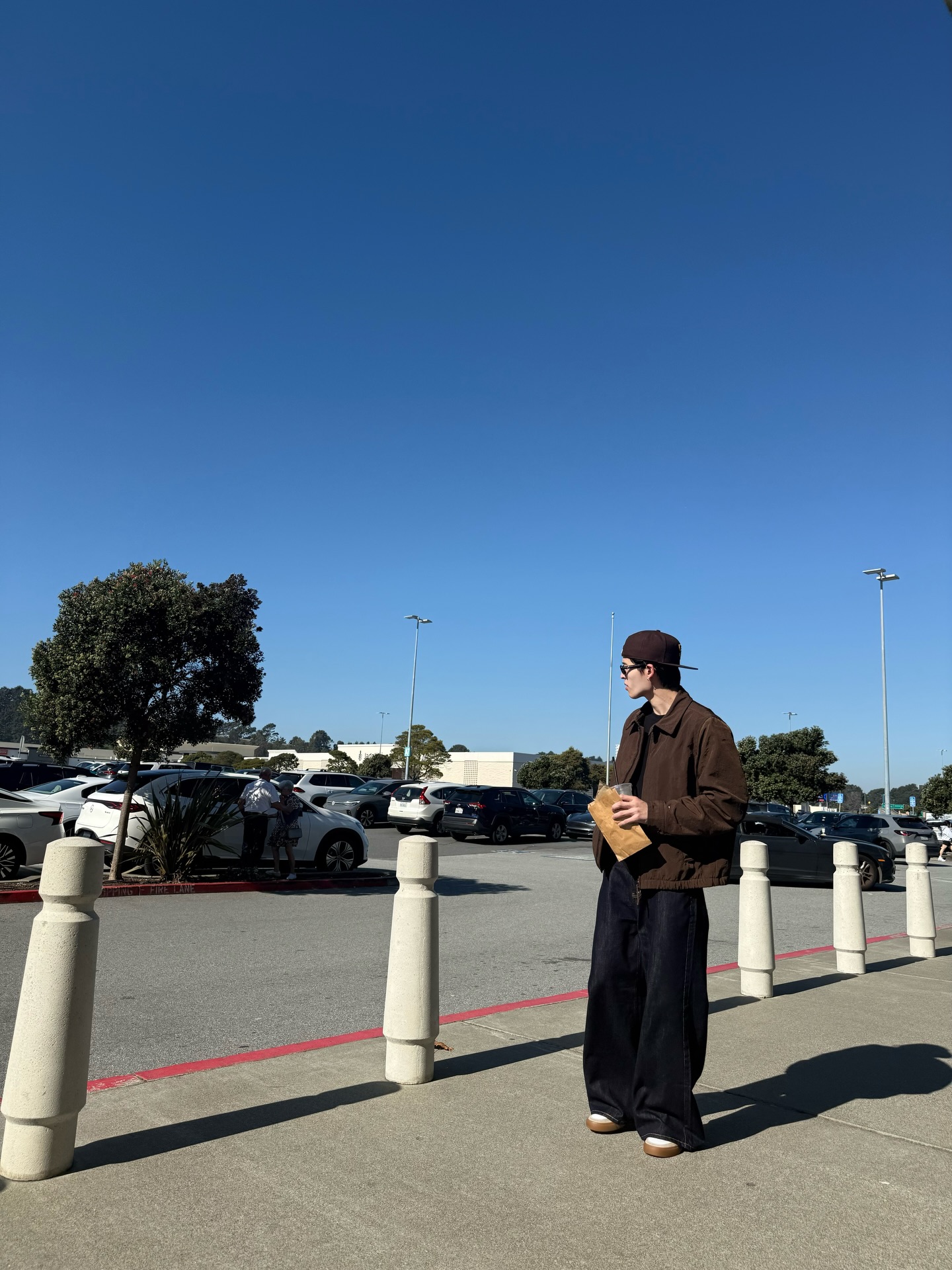 ปอนด์ - ณราวิชญ์ เลิศรัตน์โกสุมภ์