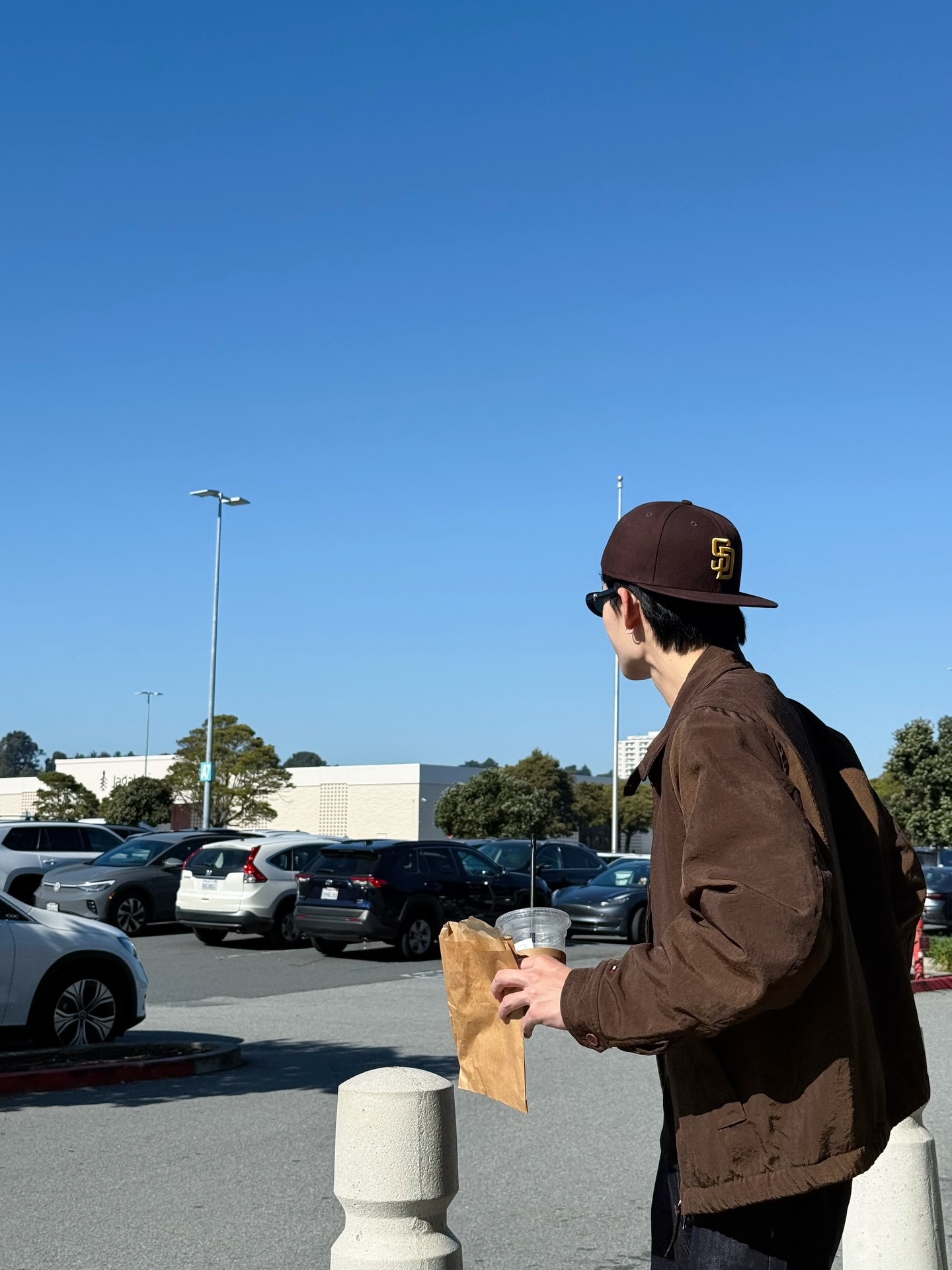 ปอนด์ - ณราวิชญ์ เลิศรัตน์โกสุมภ์