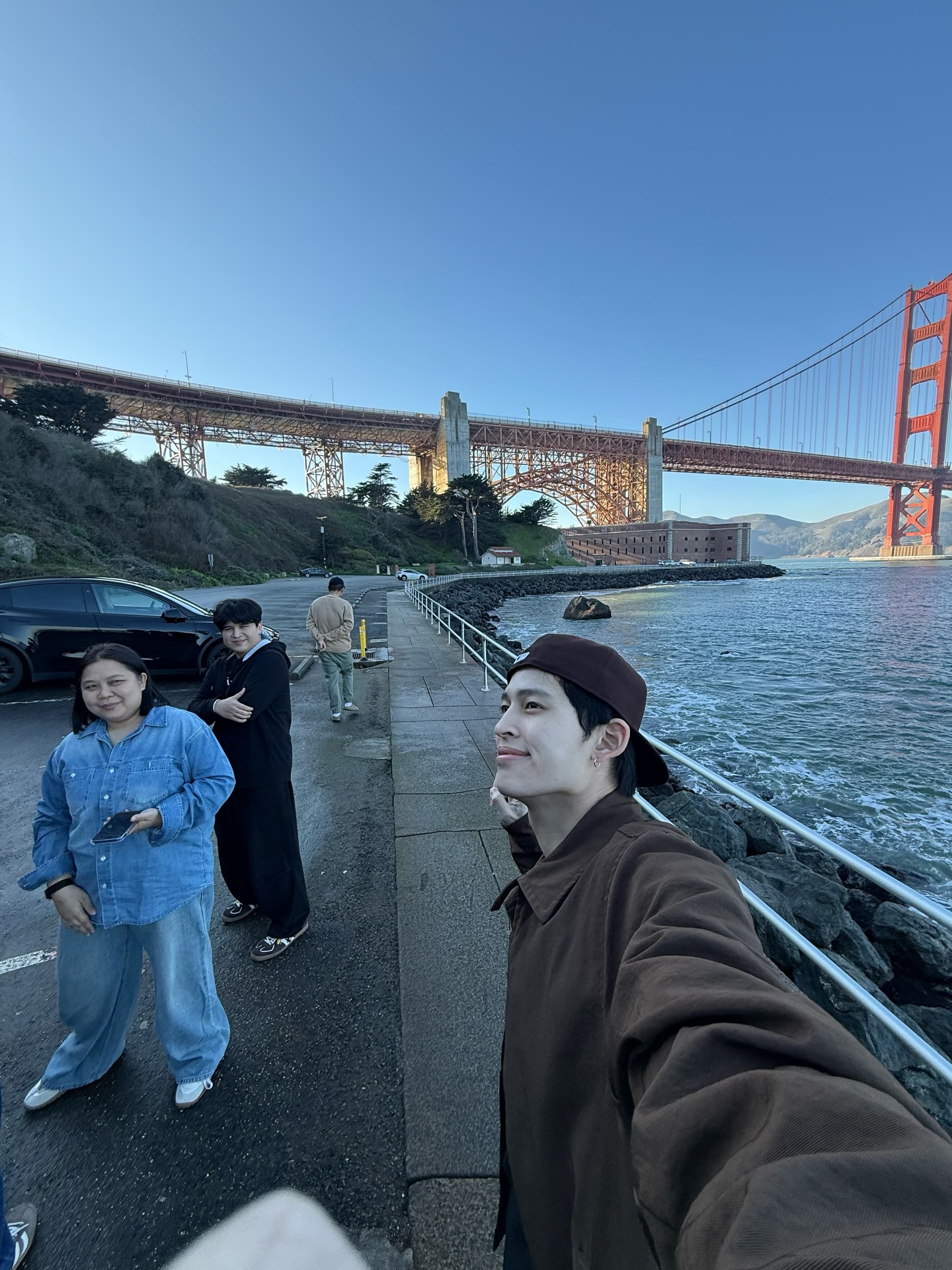 ปอนด์ - ณราวิชญ์ เลิศรัตน์โกสุมภ์