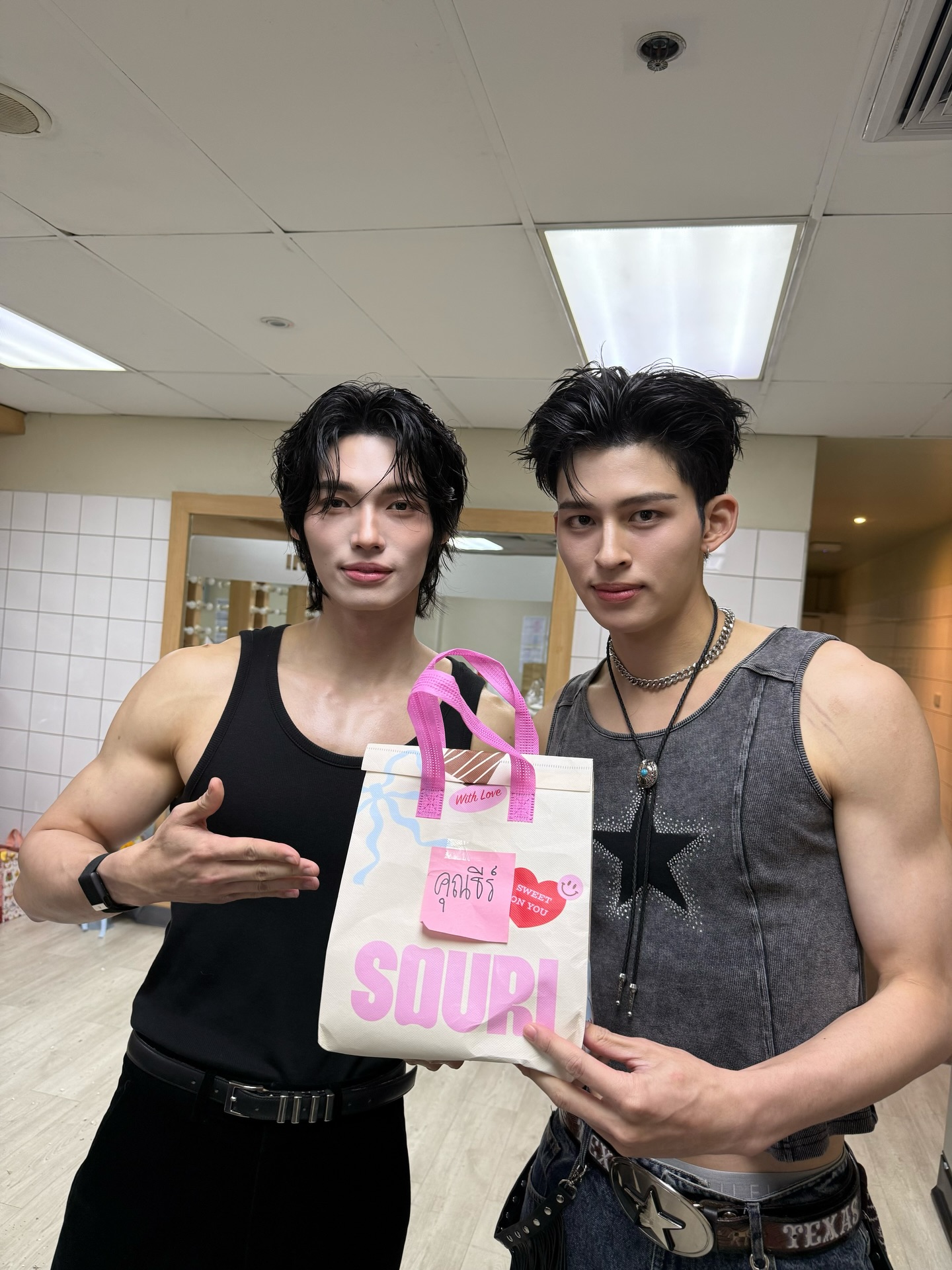 ปอนด์ - ณราวิชญ์ เลิศรัตน์โกสุมภ์