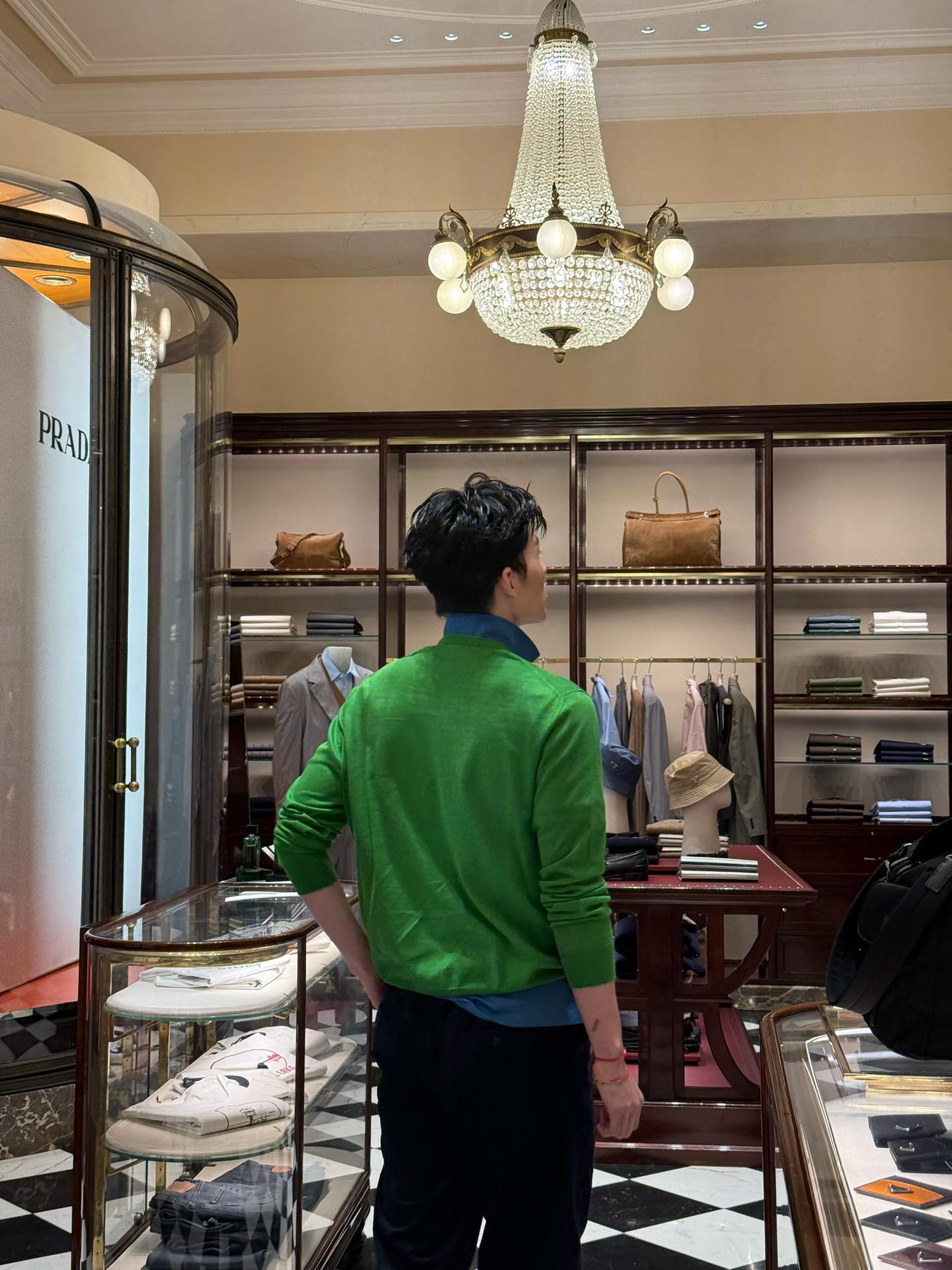 ปอนด์ - ณราวิชญ์ เลิศรัตน์โกสุมภ์