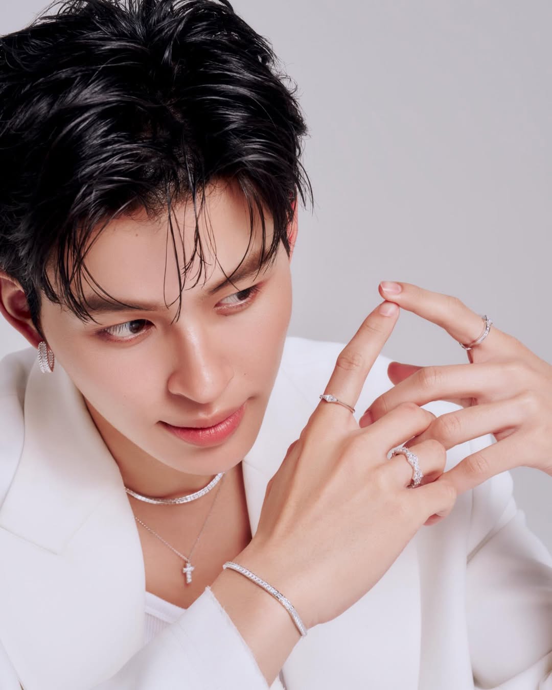 ปอนด์ - ณราวิชญ์ เลิศรัตน์โกสุมภ์