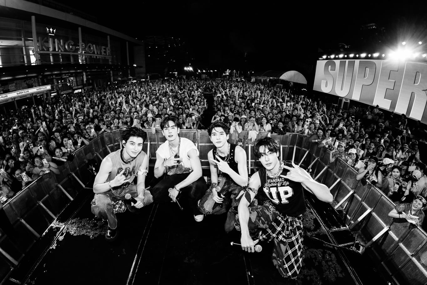 ปอนด์ - ณราวิชญ์ เลิศรัตน์โกสุมภ์