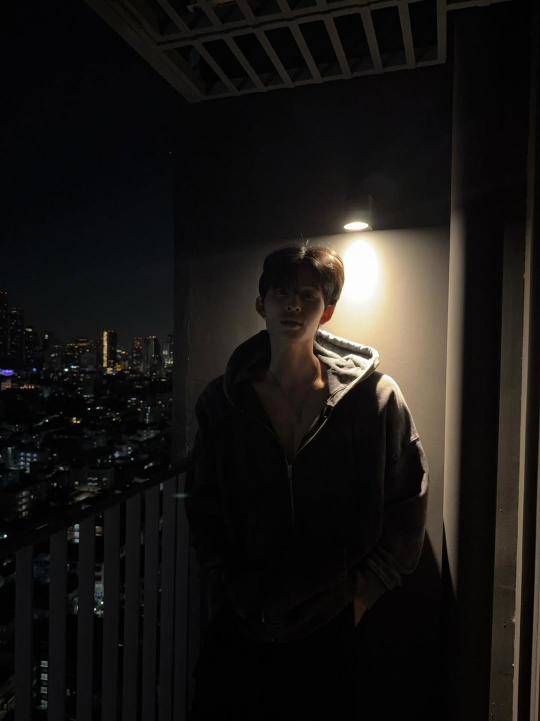 ปอนด์ - ณราวิชญ์ เลิศรัตน์โกสุมภ์