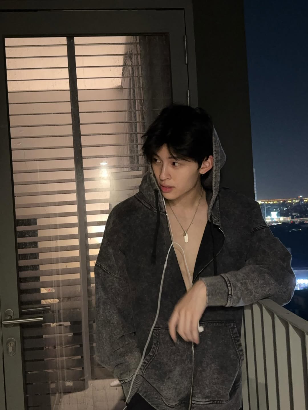 ปอนด์ - ณราวิชญ์ เลิศรัตน์โกสุมภ์