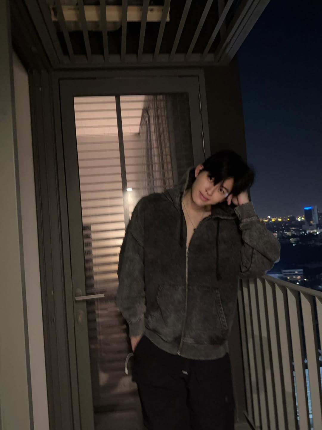 ปอนด์ - ณราวิชญ์ เลิศรัตน์โกสุมภ์