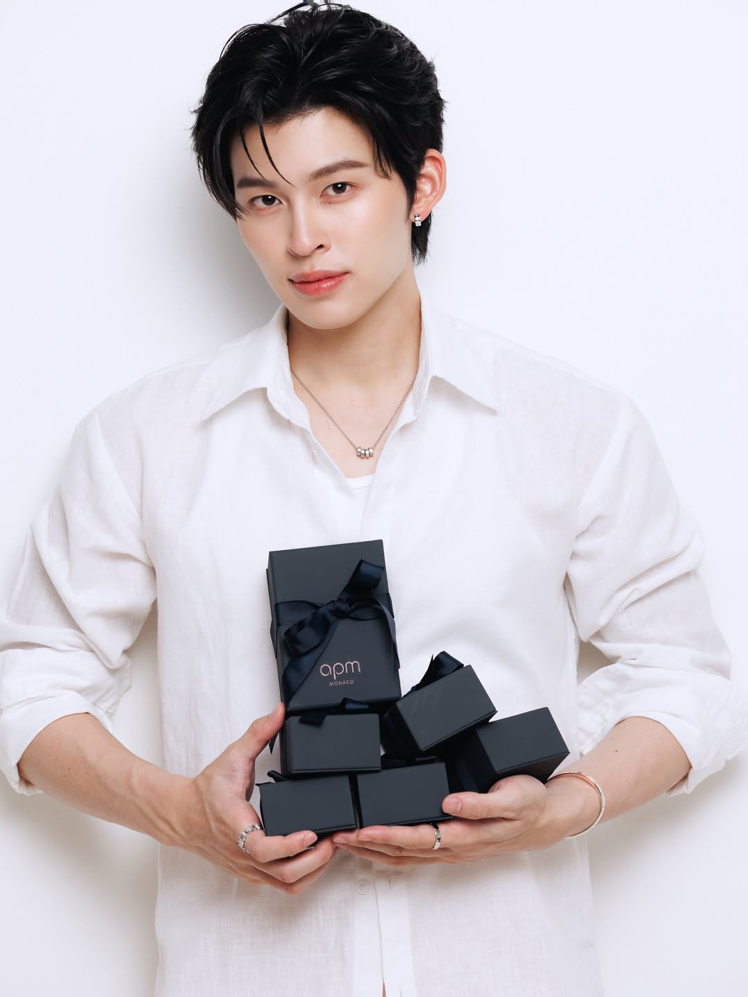 ปอนด์ - ณราวิชญ์ เลิศรัตน์โกสุมภ์
