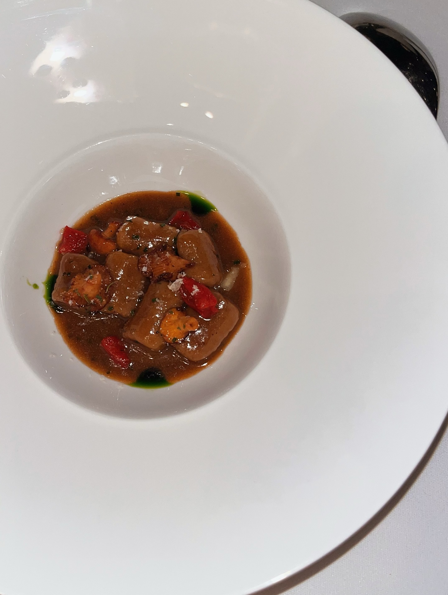 ขุน - ชานนท์ อักขระชาตะ