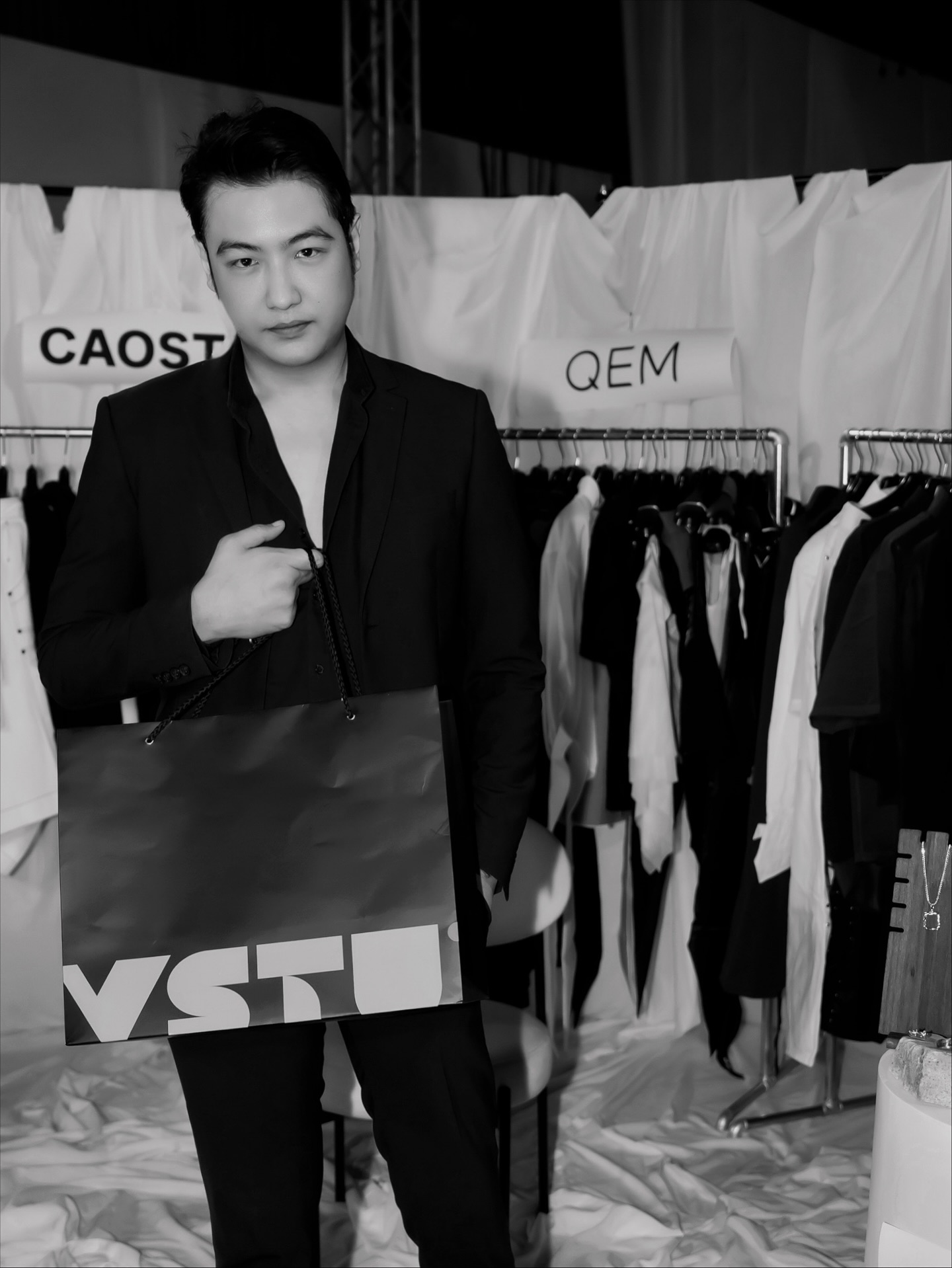 ขุน - ชานนท์ อักขระชาตะ