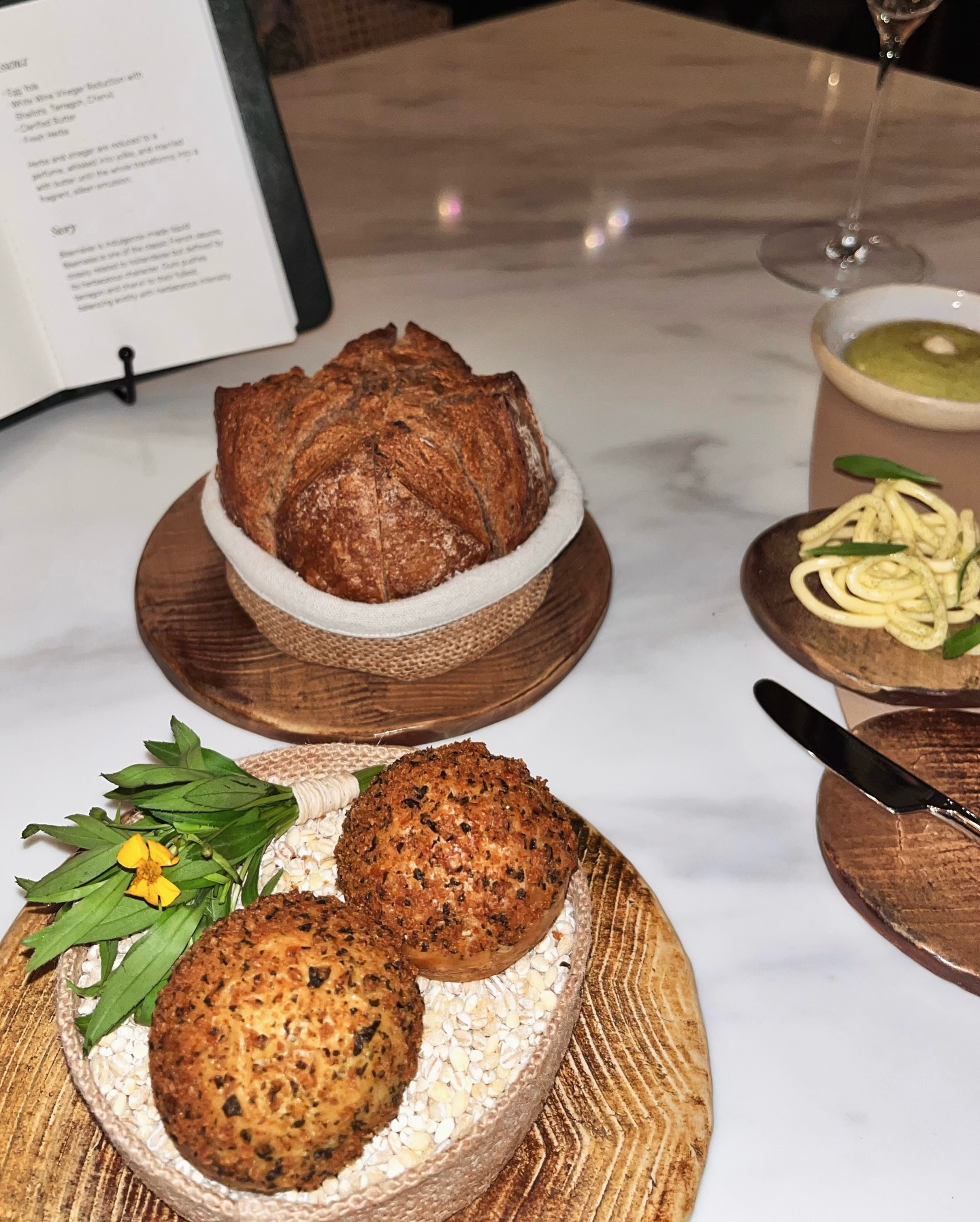 ขุน - ชานนท์ อักขระชาตะ