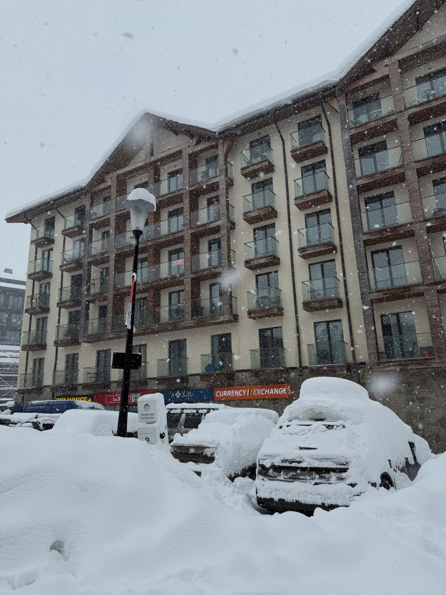 จั๋ง - วิกร บูรณภิญโญ