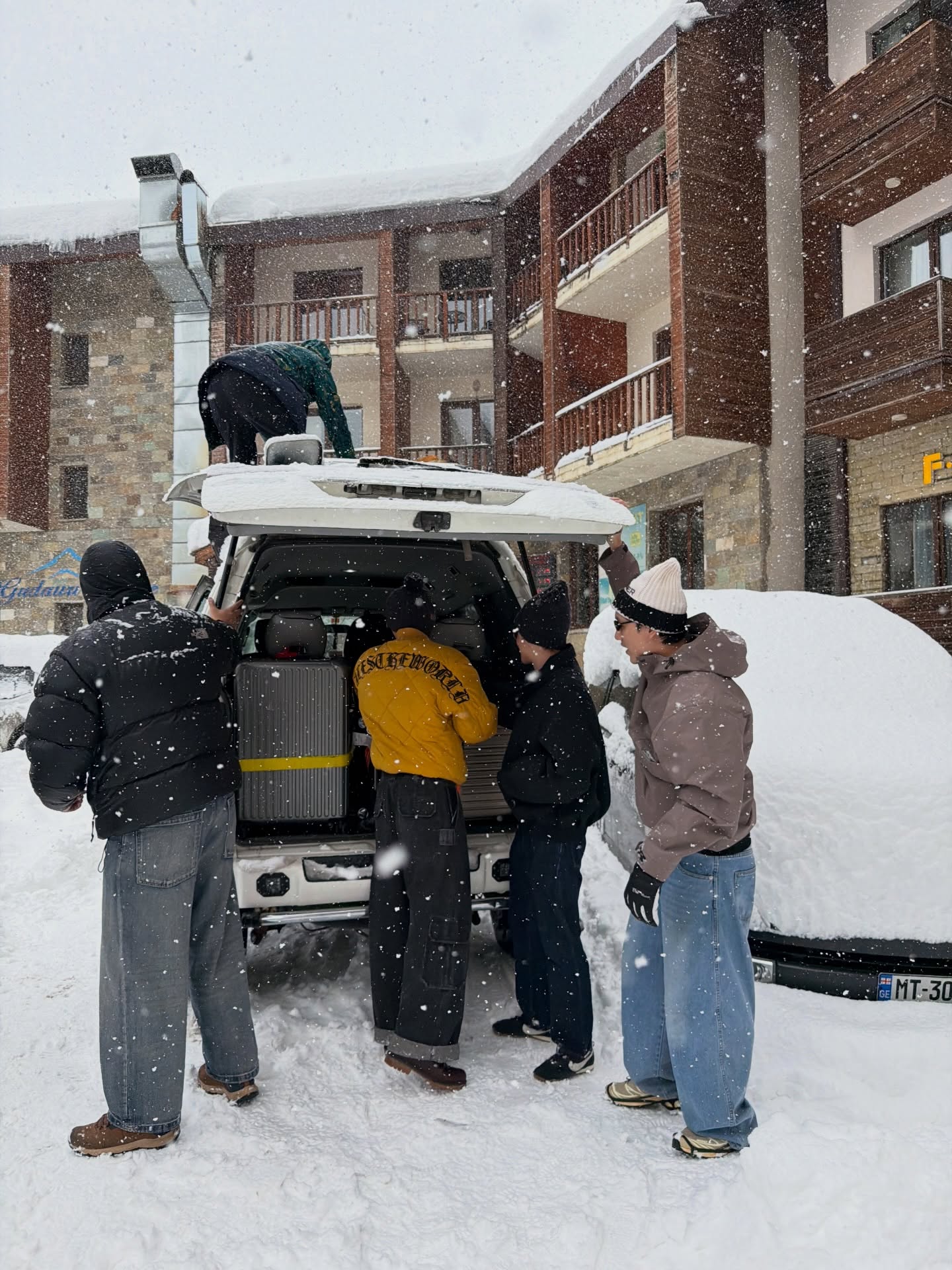 จั๋ง - วิกร บูรณภิญโญ