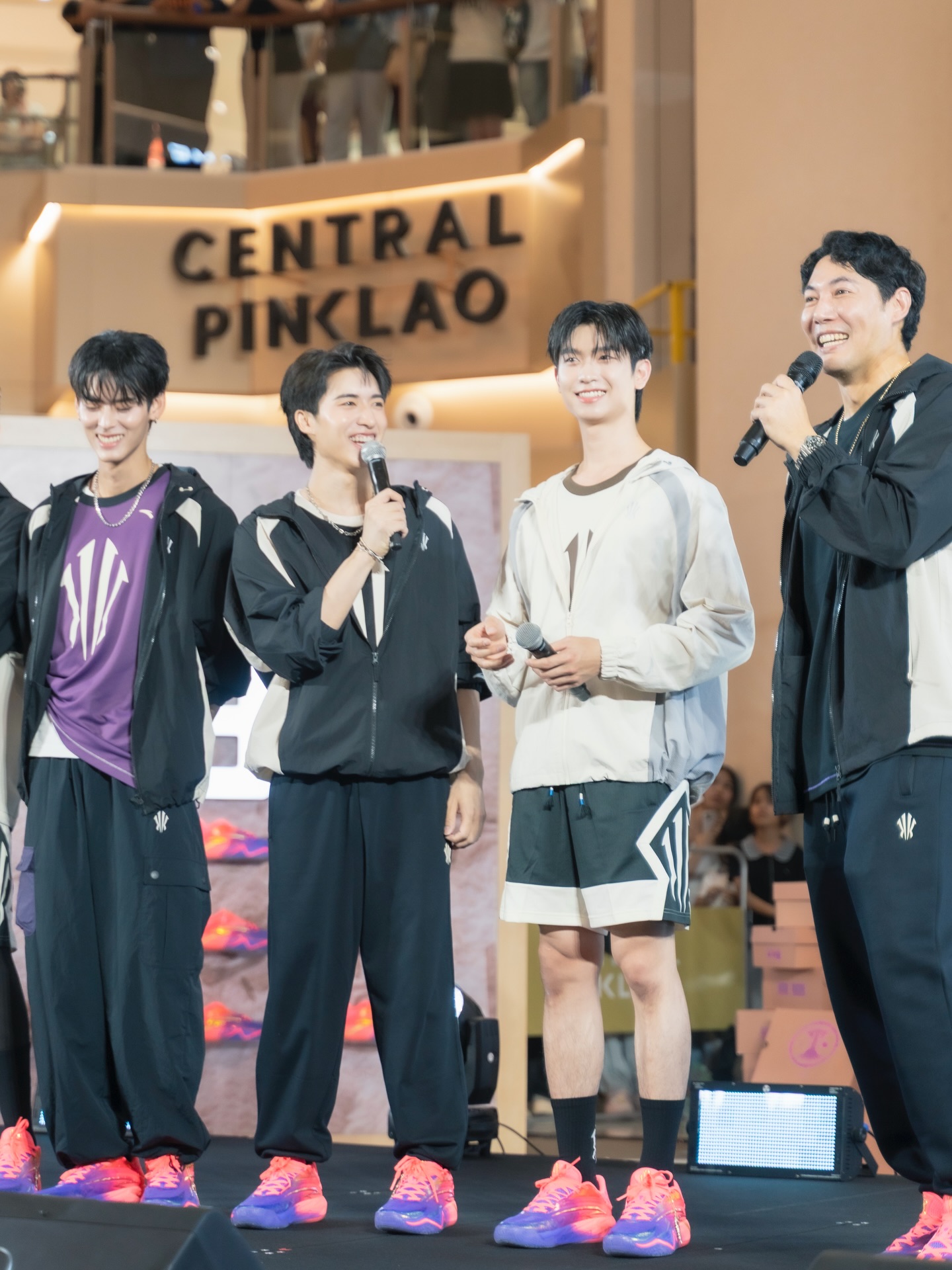 จั๋ง - วิกร บูรณภิญโญ