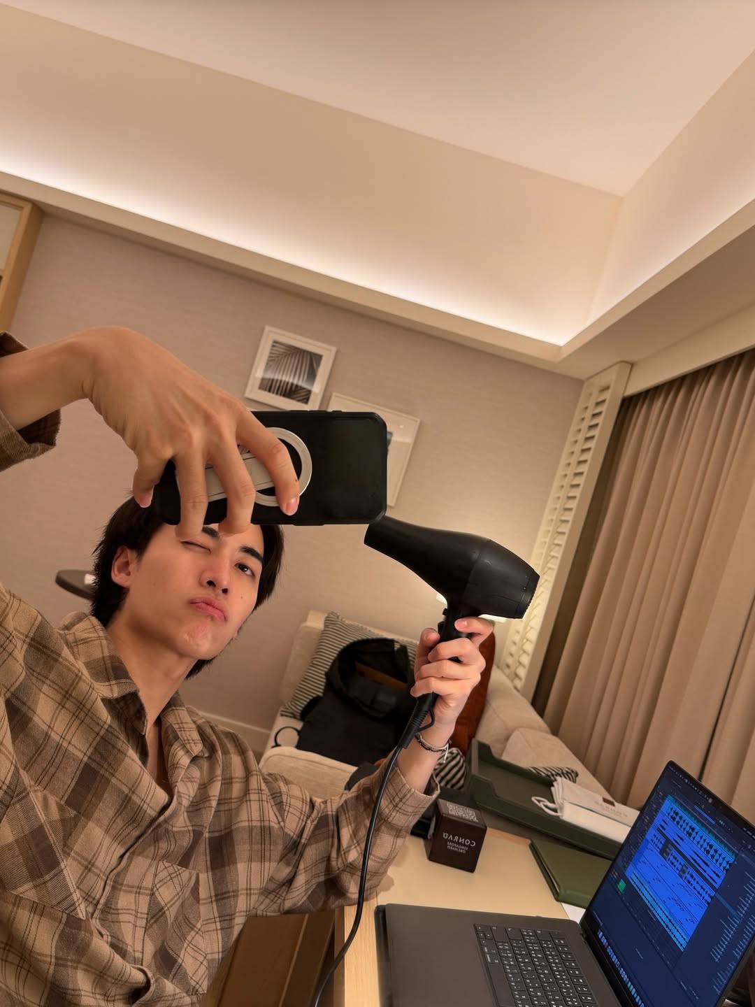 จั๋ง - วิกร บูรณภิญโญ