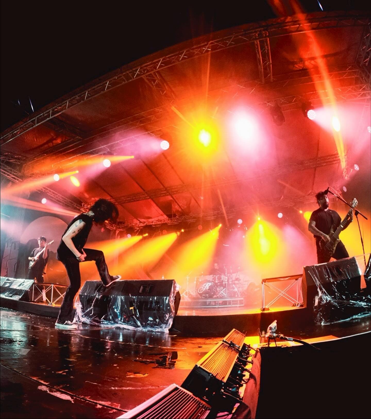 เก้า - จิรายุ ละอองมณี