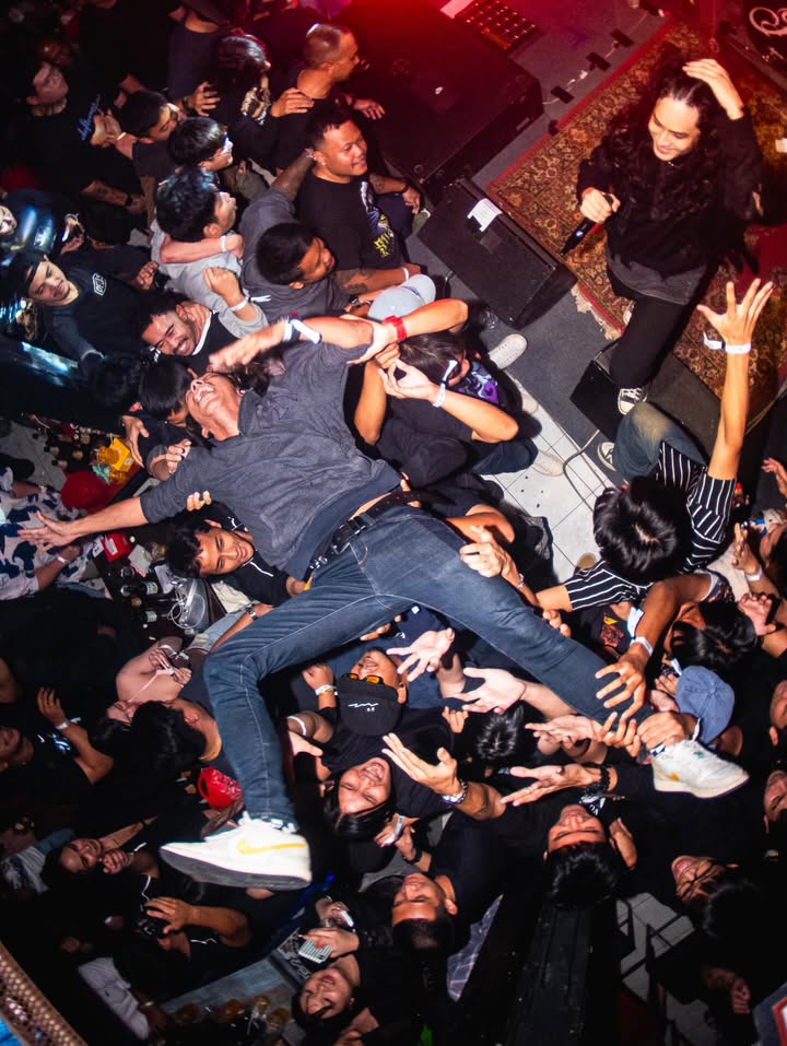 เก้า - จิรายุ ละอองมณี