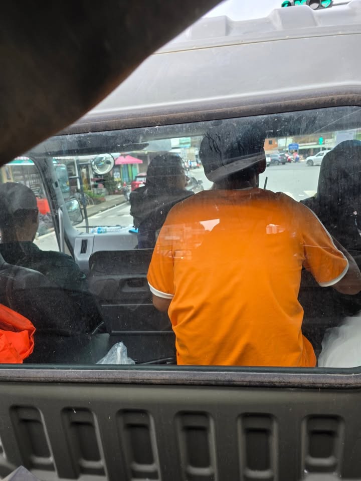 แม็กซ์ - ณัฐพล ดิลกนวฤทธิ์