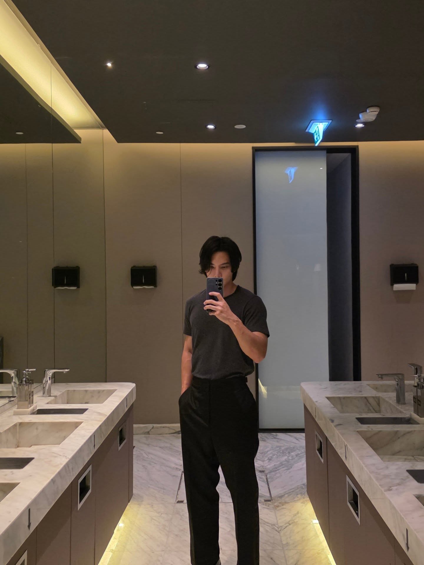 แม็กซ์ - ณัฐพล ดิลกนวฤทธิ์