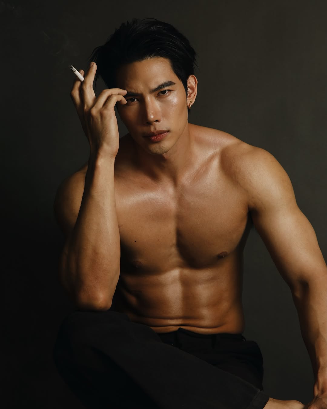 แม็กซ์ - ณัฐพล ดิลกนวฤทธิ์