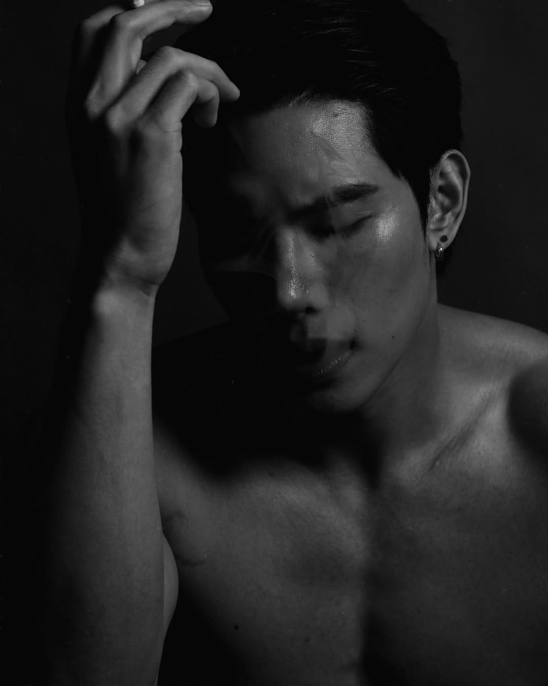 แม็กซ์ - ณัฐพล ดิลกนวฤทธิ์
