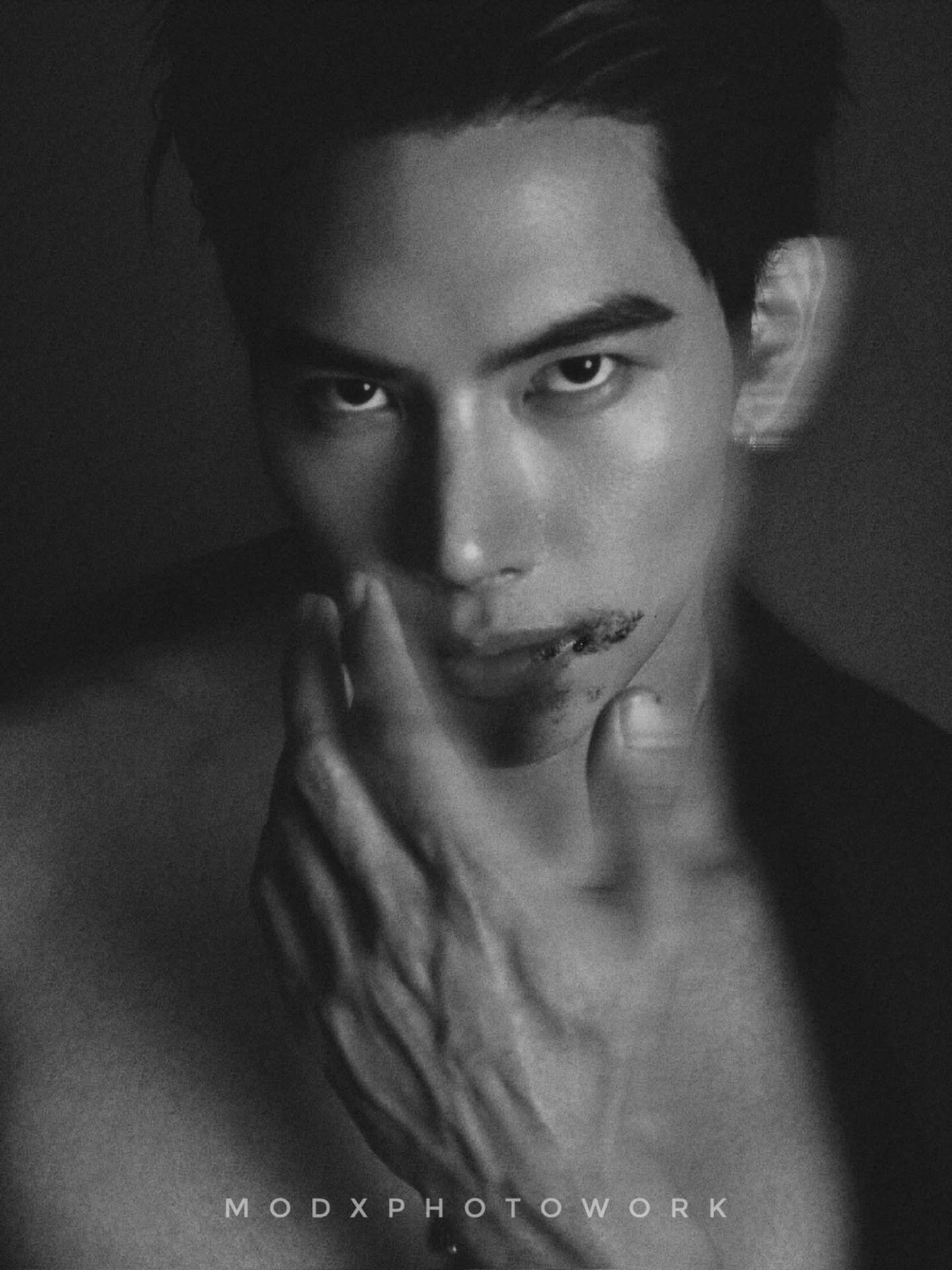 แม็กซ์ - ณัฐพล ดิลกนวฤทธิ์