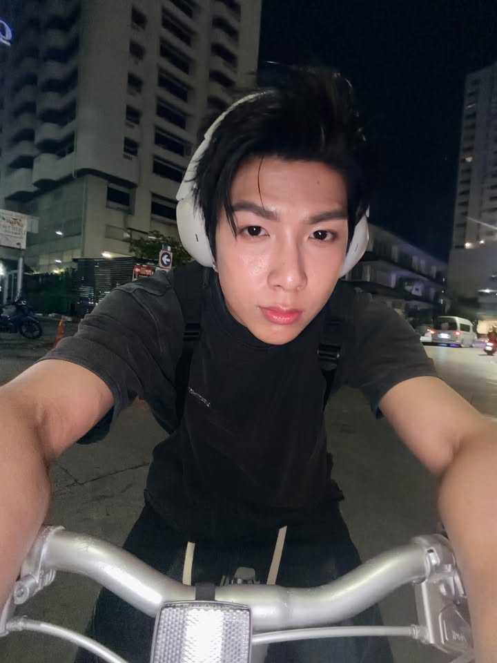 ปาล์ม - พีรวิชญ์ พินธะ