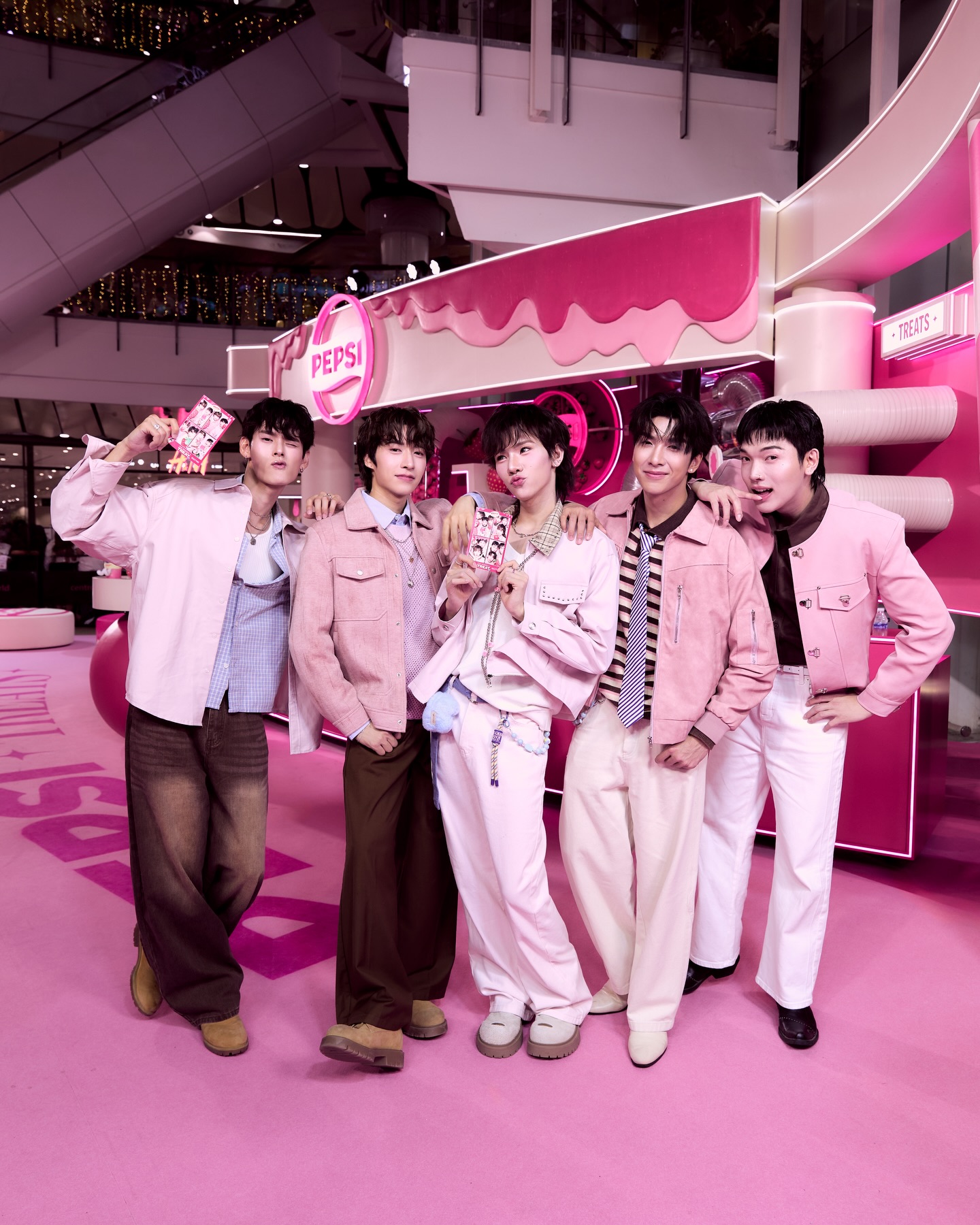 ปาล์ม - พีรวิชญ์ พินธะ